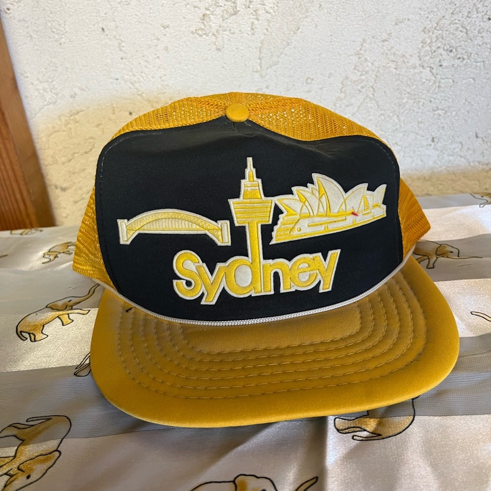 Vintage 90s SnapBack Sydney au